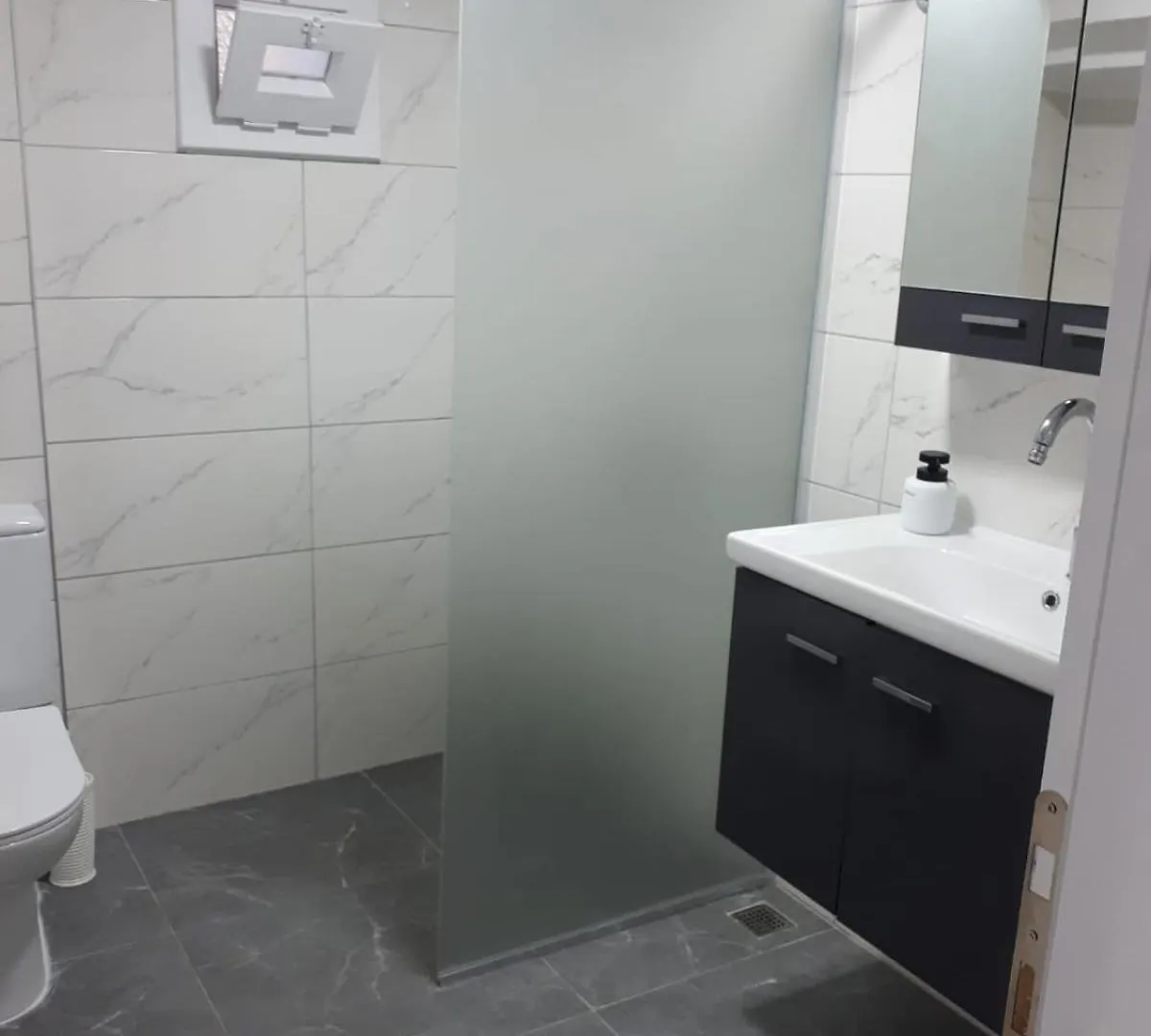 アパート Villa Aksu , Tam Donanimli Havuzlu Tatil Evi Tesisimiz Muhafazakar Ailelere Yoenelliktir Doger Koyu