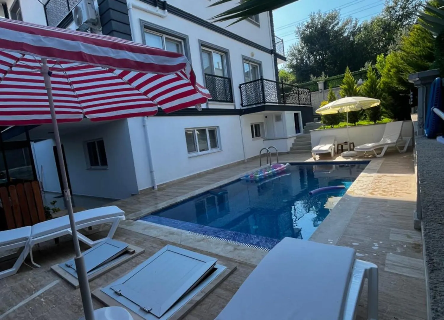 Villa Aksu , Tam Donanimli Havuzlu Tatil Evi Tesisimiz Muhafazakar Ailelere Yoenelliktir Doger Koyu
