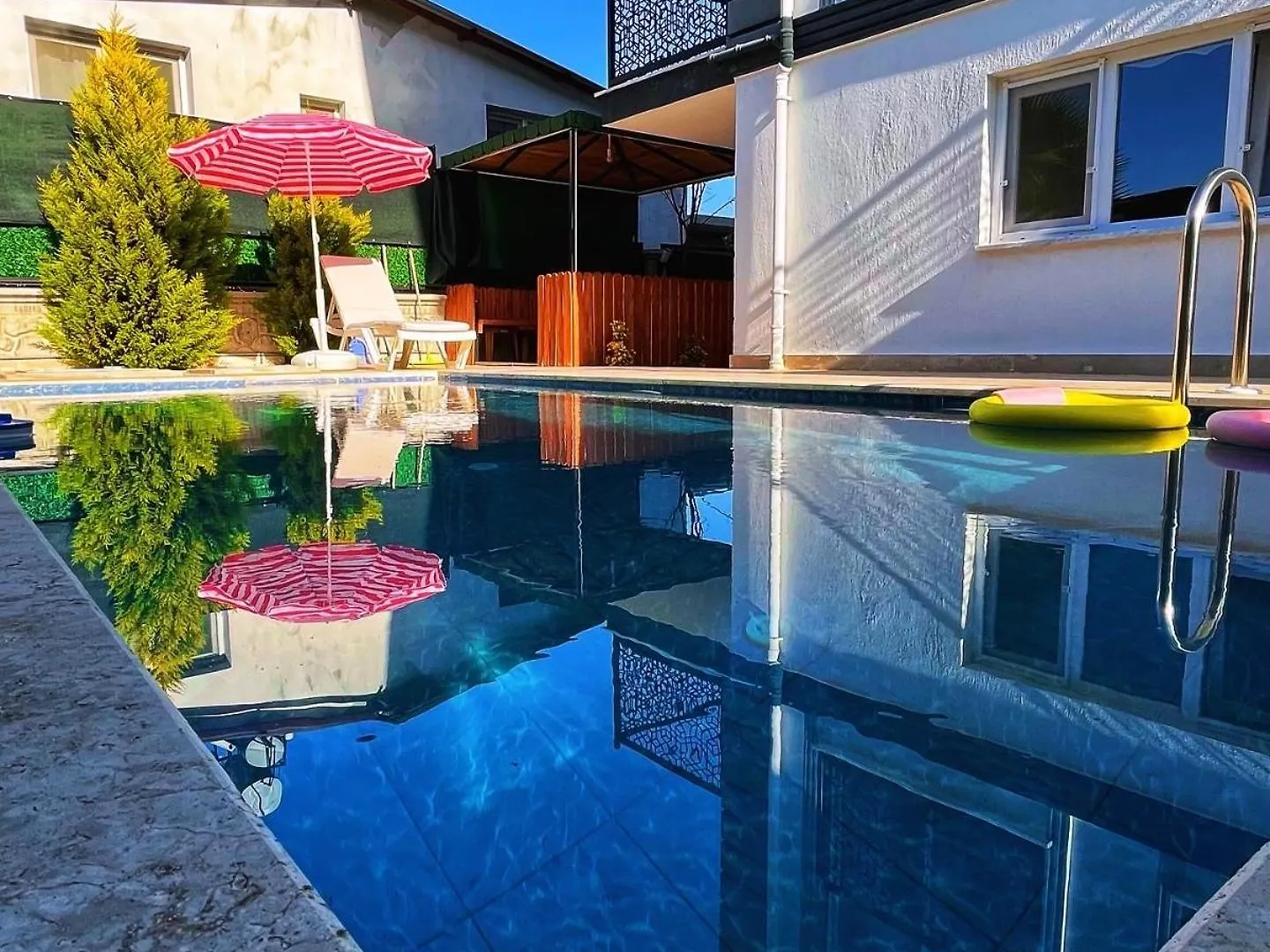 Villa Aksu , Tam Donanimli Havuzlu Tatil Evi Tesisimiz Muhafazakar Ailelere Yoenelliktir Doger Koyu 0*,